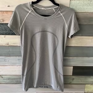 Lululemon- work out short sleeve shirt - size 8